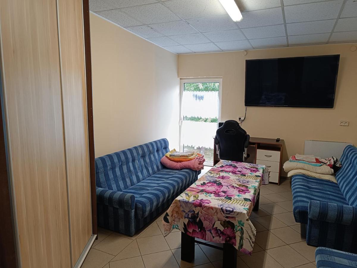 Hostel Welinek Gratis Parking Steszew ภายนอก รูปภาพ